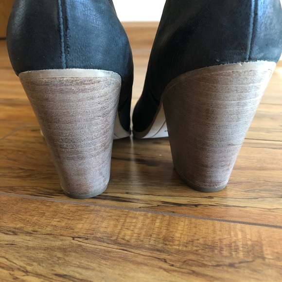 Dolce Vita Black Ankle Boots - Picture 5 of 5